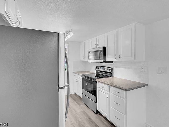 5th image of 5040 Indian River Dr Unit 419