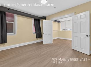 709 Main St E #1, Hamilton, ON L8M 1K8