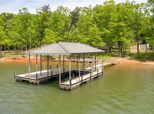 601 Island Point Rd, Starr, SC 29684