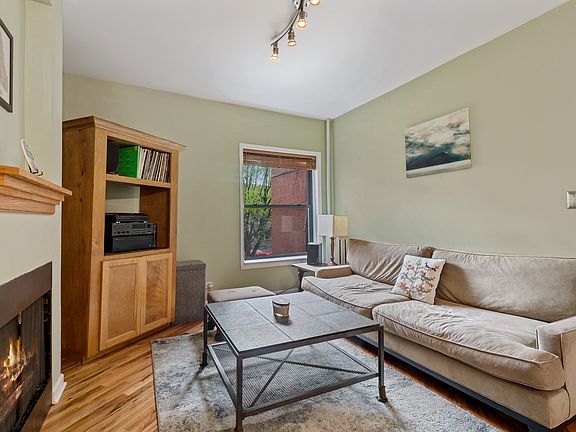 2nd image of 4412 N Paulina St #2
