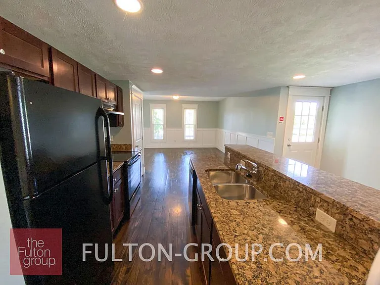 840 Michigan St NE — Photo 9