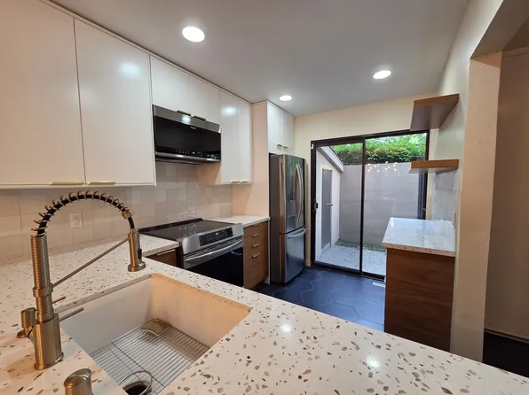 878 Woodside Ln E Unit 2, Sacramento, CA 95825