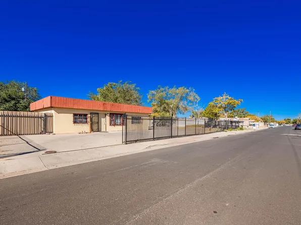 213 Dallas St NE, Albuquerque, NM 87108