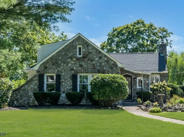 9 Musconetcong Ave, Stanhope Boro, NJ 07874