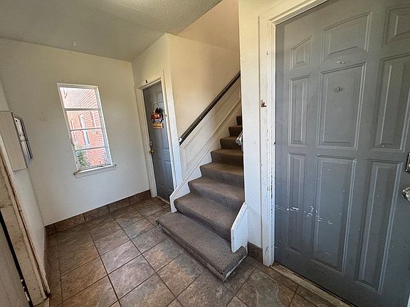 3rd image of 2105 Colorado Ave