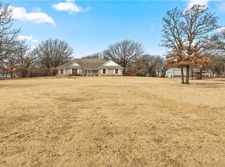 5401 N Harrah Rd, Harrah, OK 73045