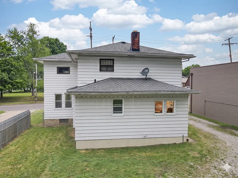 1404 Eastwood Ave — Photo 12