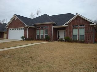 211 Pebble Creek Cir, Texarkana, TX 75501