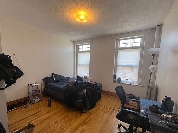 3rd image of 1905 Beacon St APT 2F