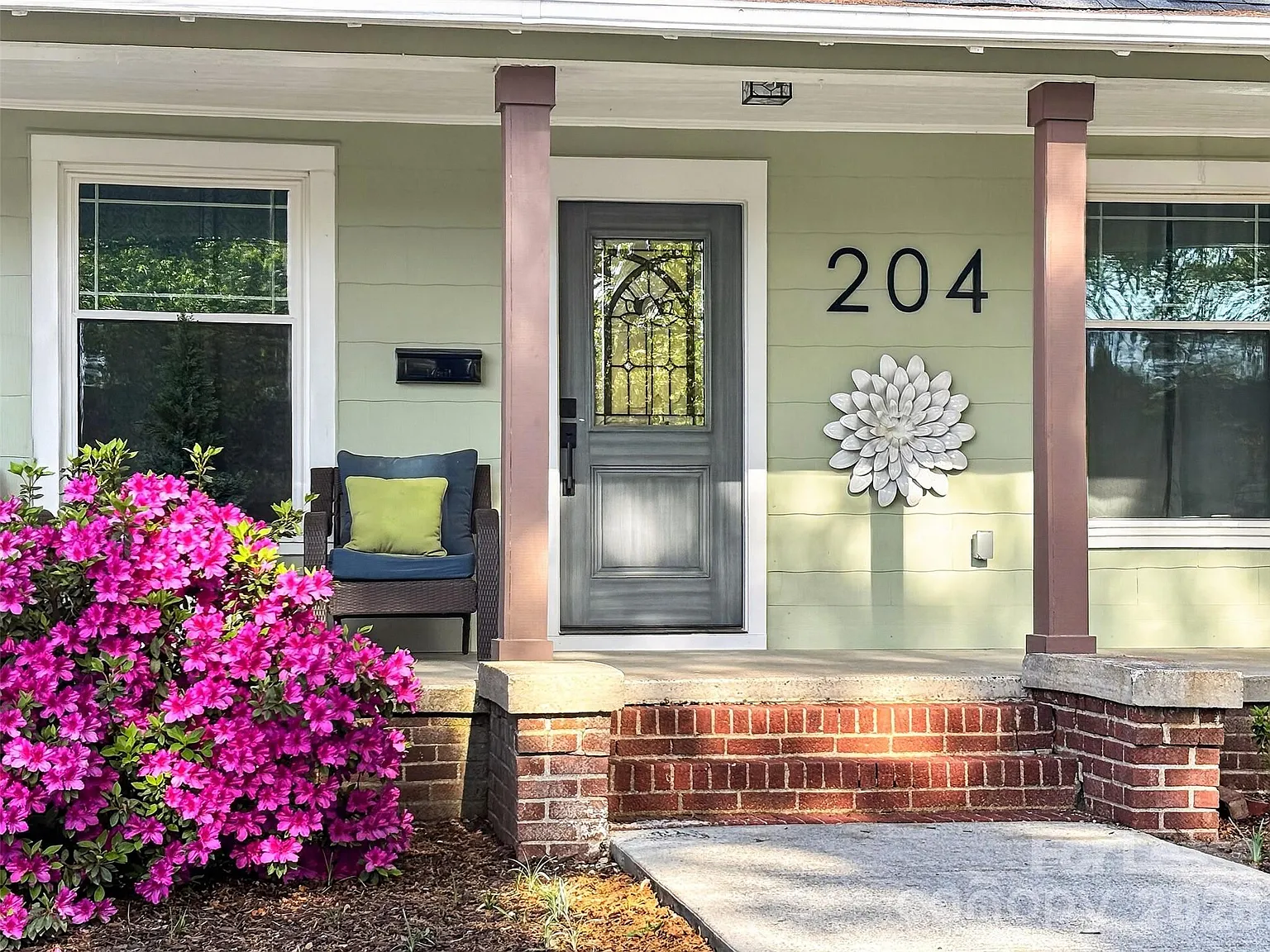 4 bed, 2.5 bath, $2,150 — Photo 2