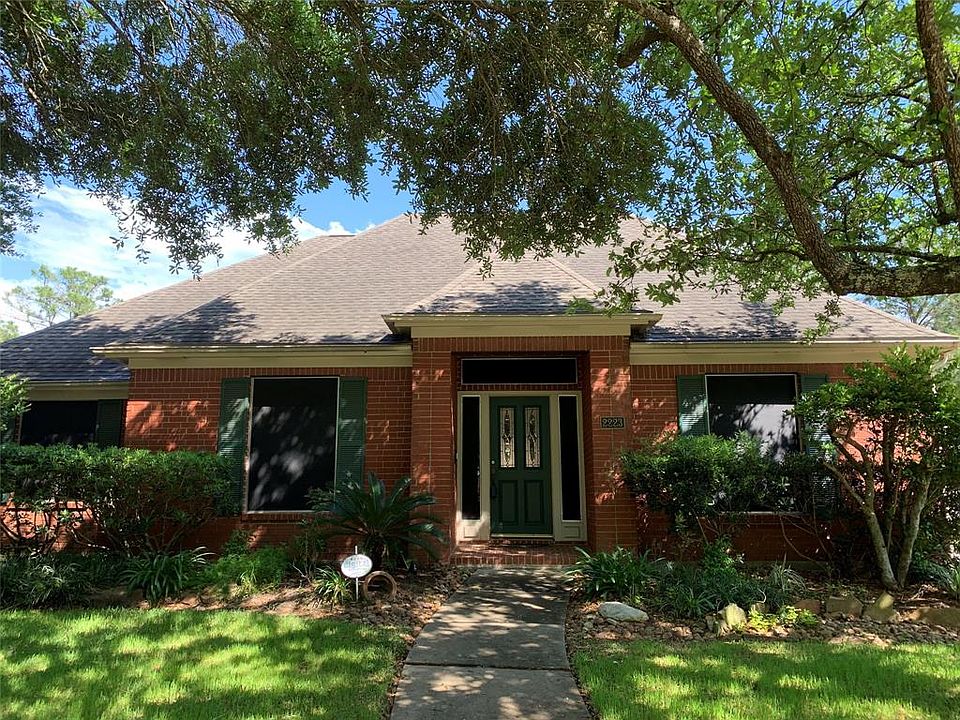 1st image of 2223 Garden Terrace Dr