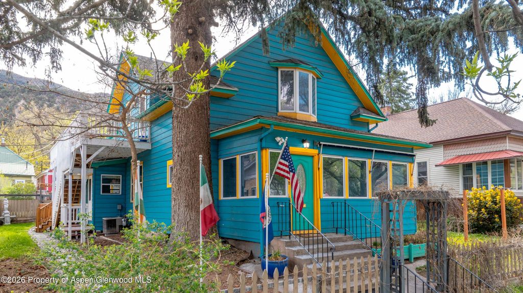 1018 Grand Ave, Glenwood Springs, CO - View 2