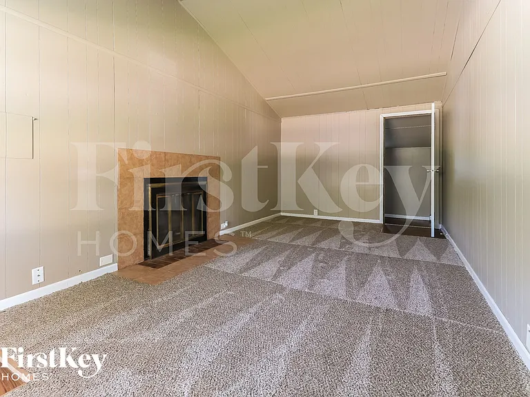 67 Austin Ave — Photo 6