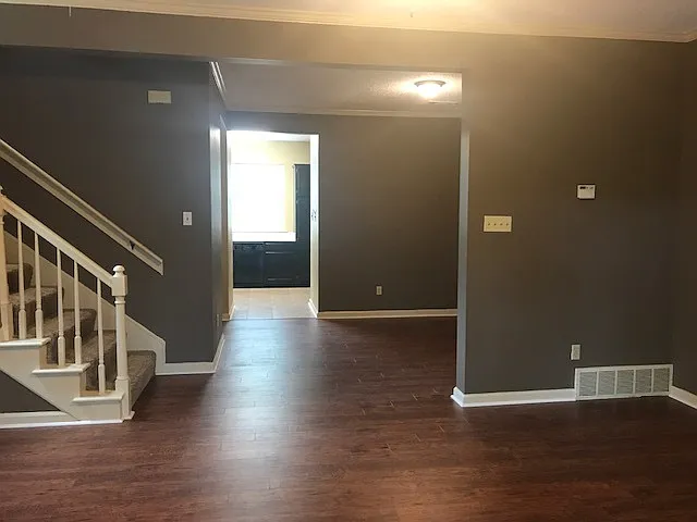 725 Walnut Woods Cv N — Photo 6