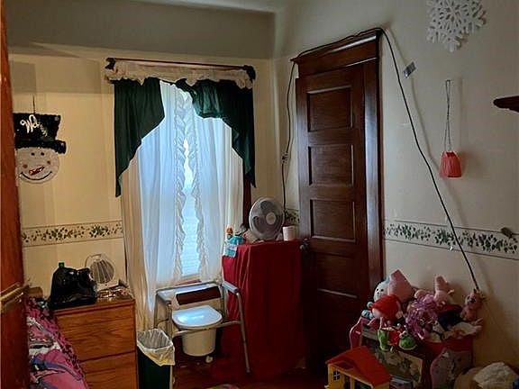 4th image of 1617 Niagara Ave
