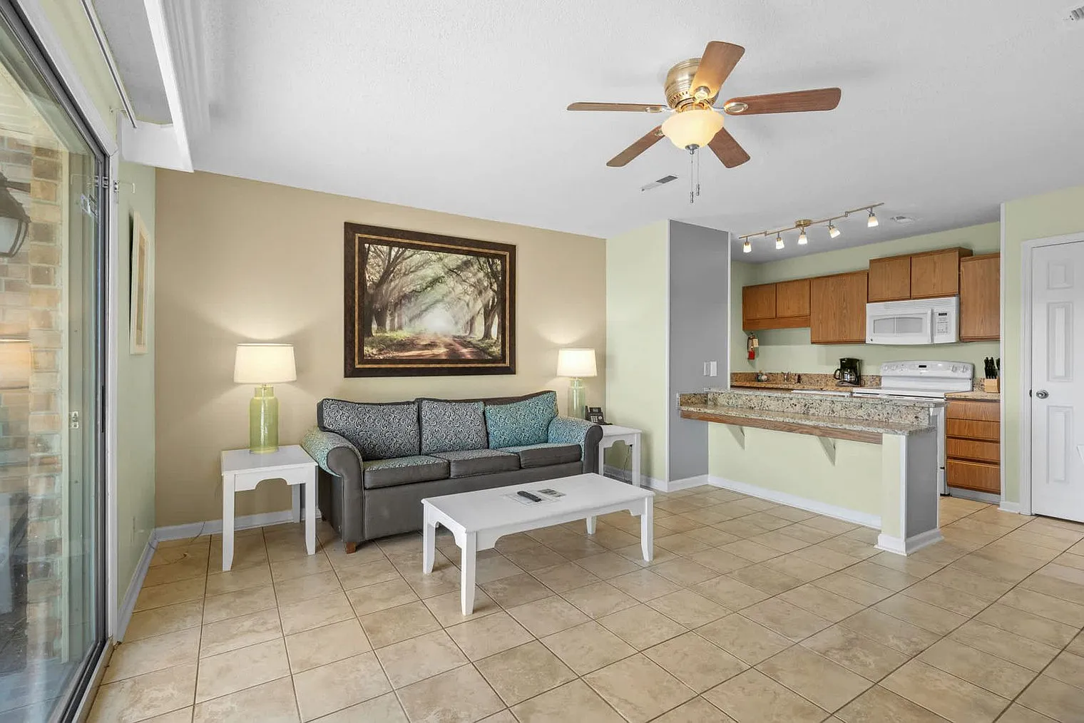 2 bed, 1.0 bath, 839 sqft, $2,958 — Photo 4