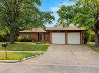 2105 Canary Dr, Ponca City, OK 74601