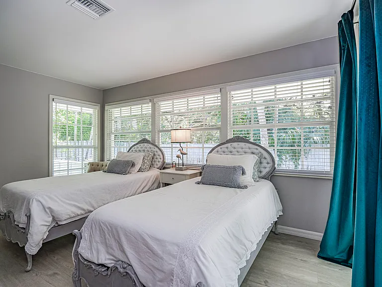 1405 Treasure Cove Ln — Photo 20