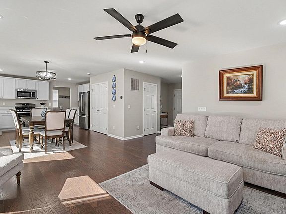 5th image of 357 Sandhill Ct