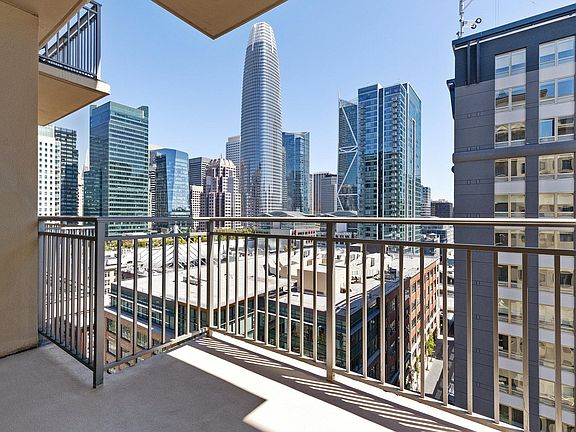 5th image of 246 2nd St APT 1305
