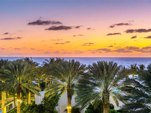 100 S Pointe Dr, Miami Beach, FL