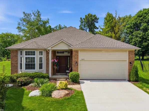 4652 Amberwood Ct, Rochester, MI 48306