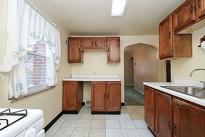 3rd image of 223 Elfinwild Ln