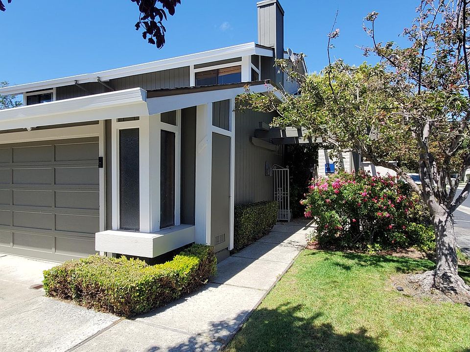 1st image of 31 Spinnaker Pl