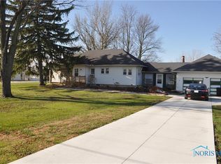 1310 S Lallendorf Rd, Oregon, OH 43616