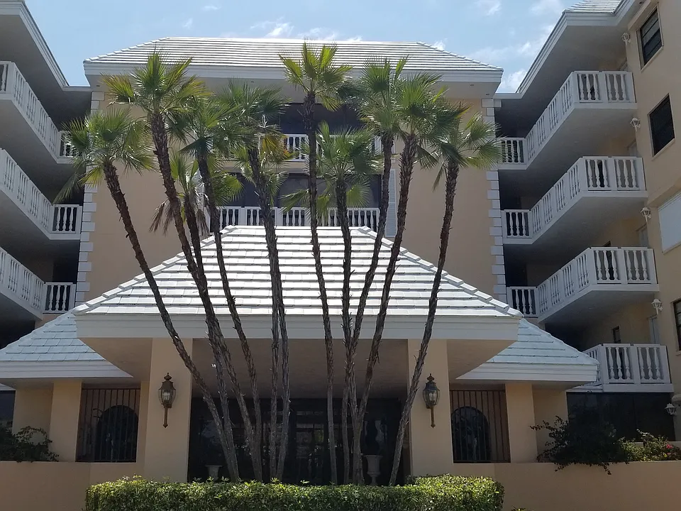 6650 Sunset Way #220