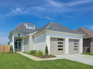 235 Santander Dr, Youngsville, LA 70592