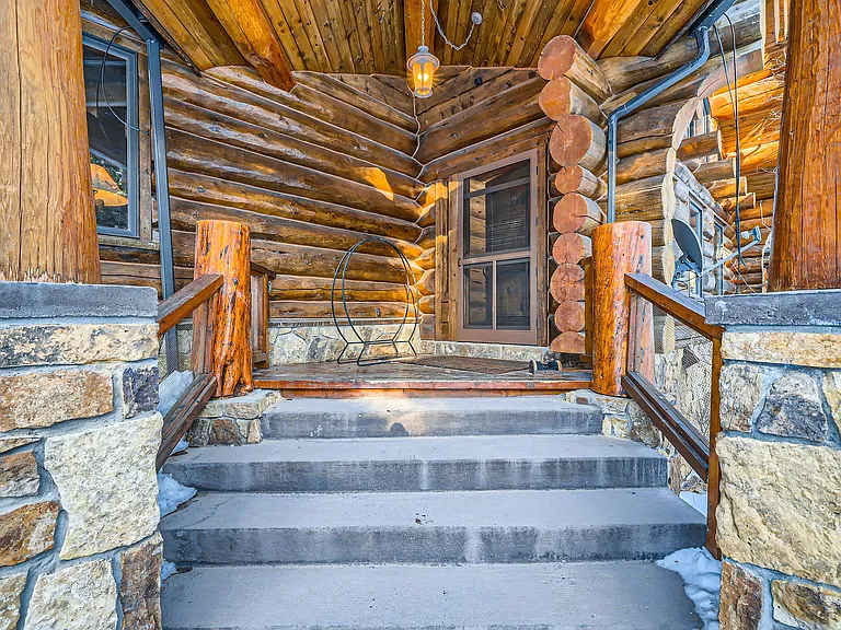 656 Hamilton Ln — Photo 36