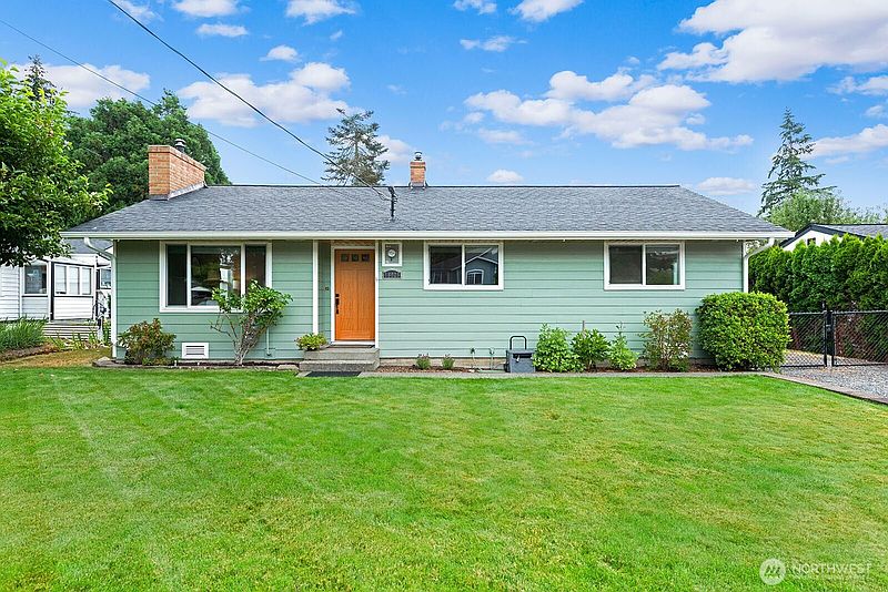 3rd image of 16026 16th Avenue SW