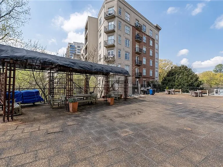 2285 Peachtree Rd NE #604 — Photo 2