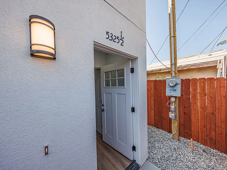 Huge 2, 3 & 4 Bed 2026 Townhomes — Photo 53