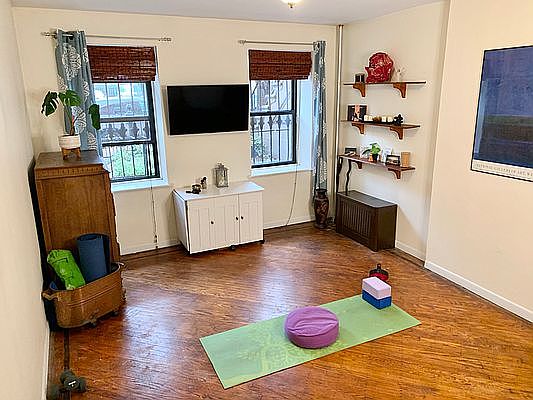 5th image of 47 Halsey St APT 1