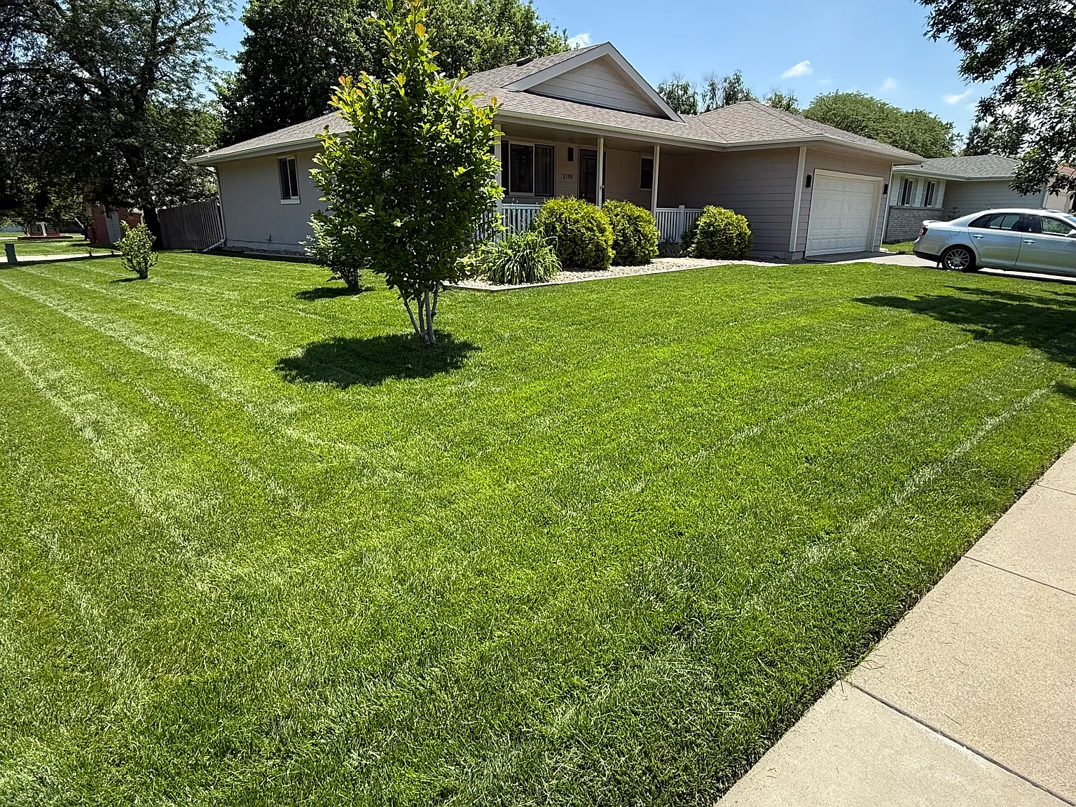 SW 16th St, Lincoln — Photo 1