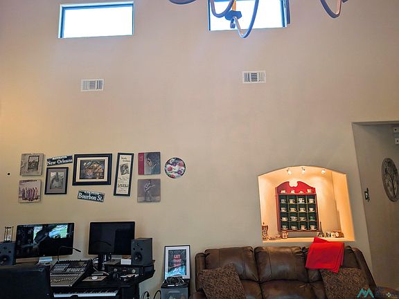 5th image of 213 N Avenue Q