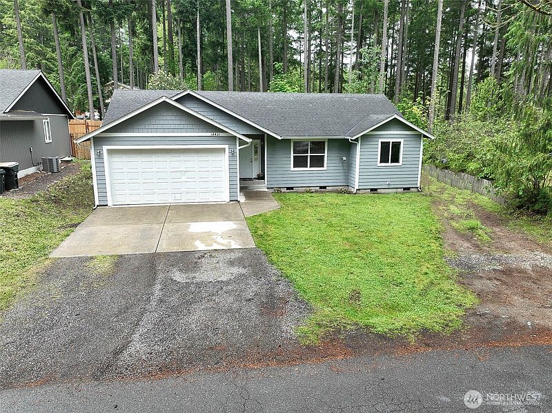 3rd image of 18431 Rampart Drive SE
