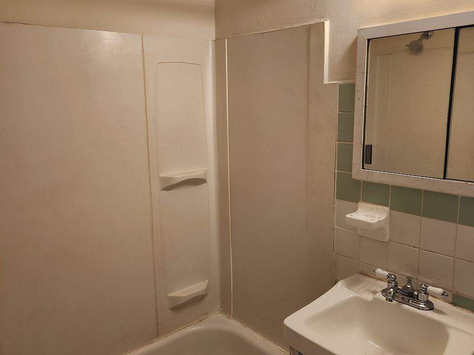 2nd image of 3638 W 117th St APT 16
