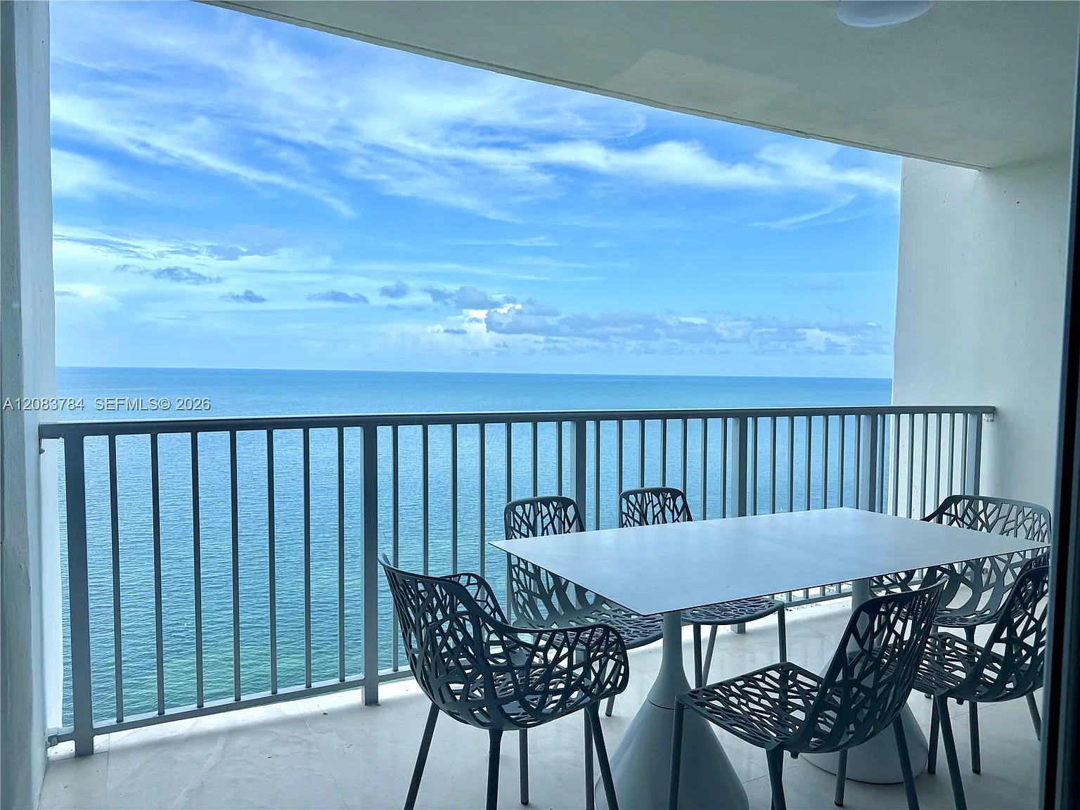 Casa Del Mar Condo — Photo 3