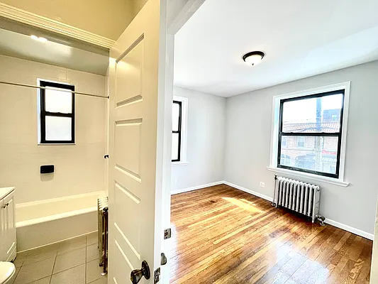 Rented by Pear NYC LLC | media 8