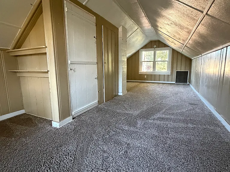 216 1/2 N Peach St — Photo 5