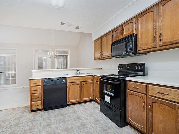 2nd image of 2180 Hollywood Dr