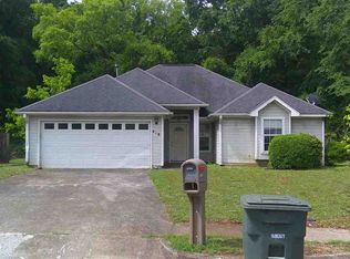 418 River Bend Dr SW, Huntsville, AL 35824