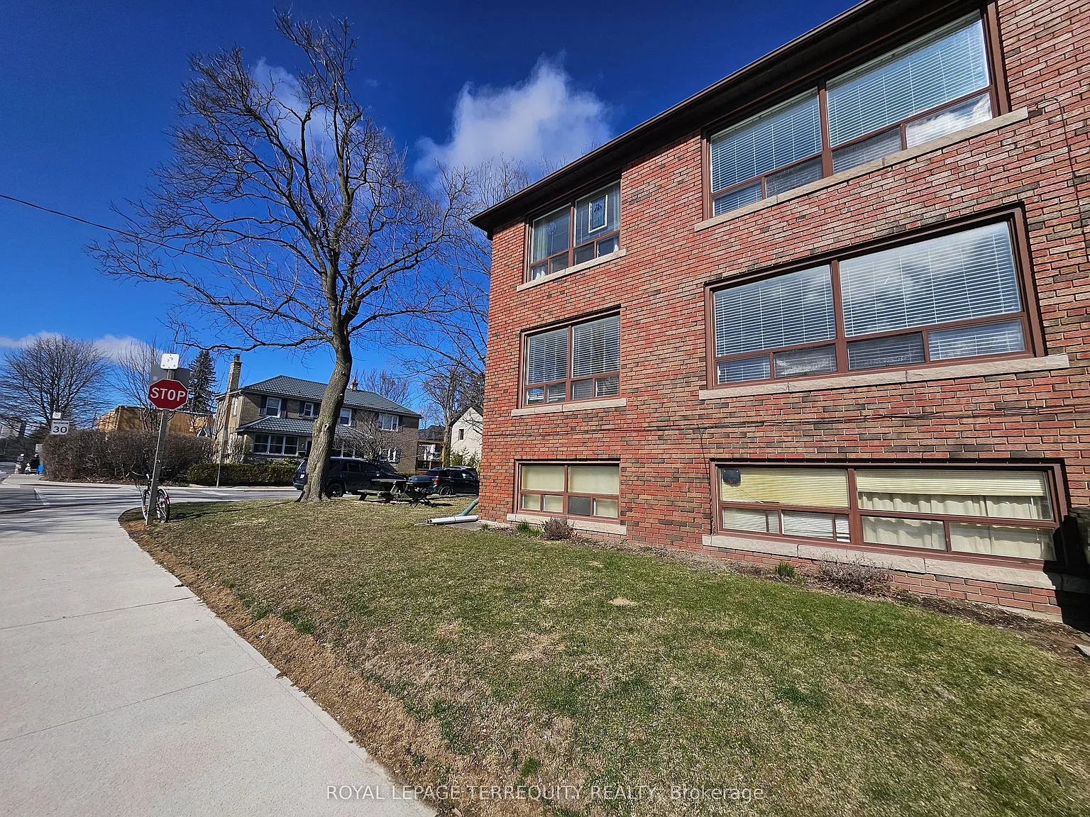 2 bed, $2,350 — Photo 3