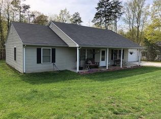 399 Courtland Dr, Appomattox, VA