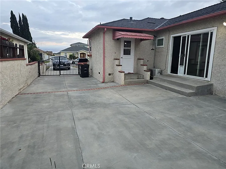 205 E Bencamp St — Photo 3
