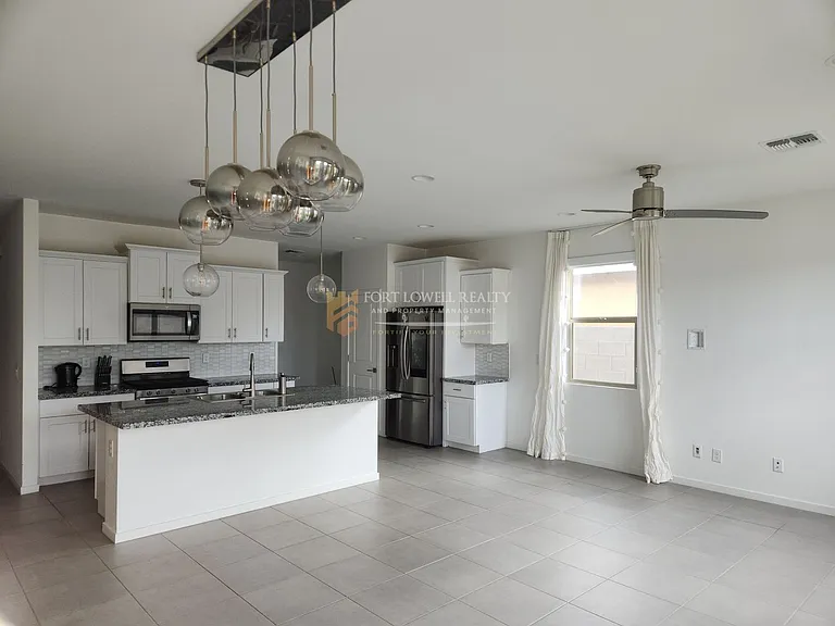 4208 S 68th Dr — Photo 2