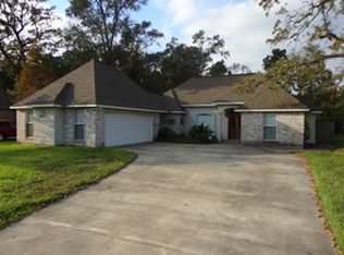 8101 Carlton Roberts Blvd, Denham Springs, LA 70726